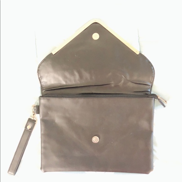 🆕 Black + White Clutch - Picture 3 of 3